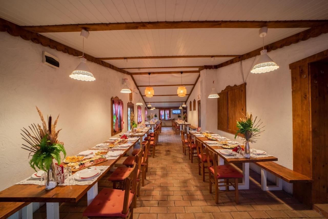 Gasthaus Domacinstvo Cikic Zasavica Exterior foto